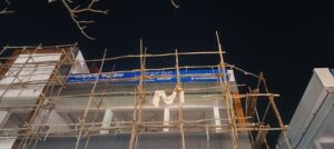 2D board installing with scaffolding